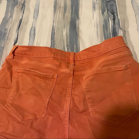 Coral cuffed shorts, old navy S12 - Picture 4 of 4